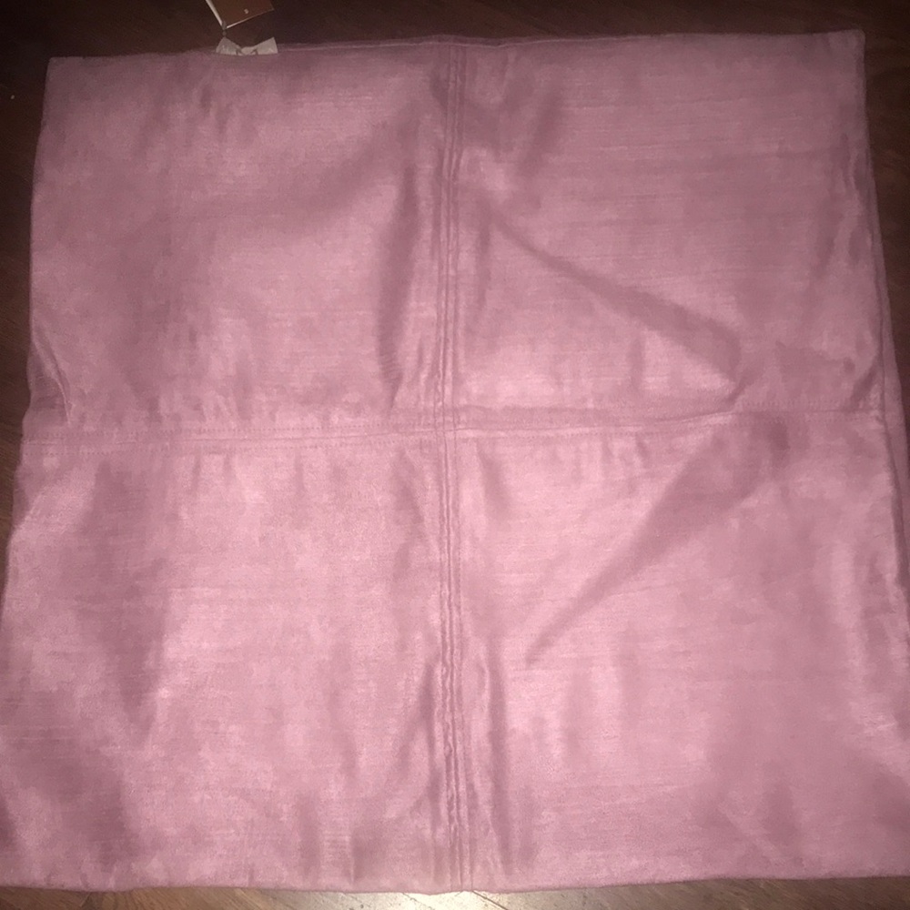 6 mauve pillow covers 23.6” x 23.6” in ultra suede and with tags - brand new